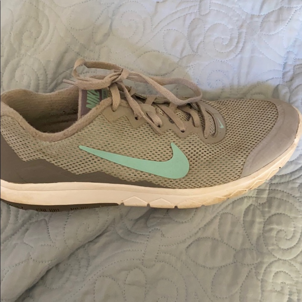 Nike tennis shoes